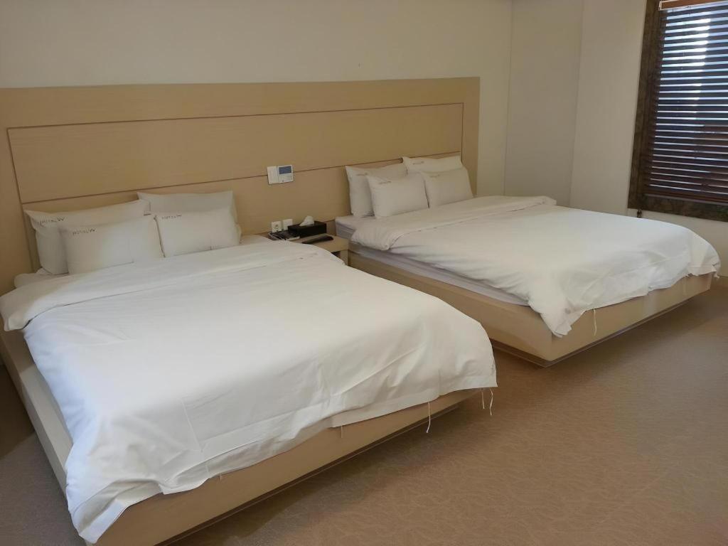 Hotel W Shinjeju Exteriör bild