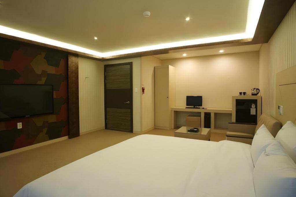 Hotel W Shinjeju Exteriör bild