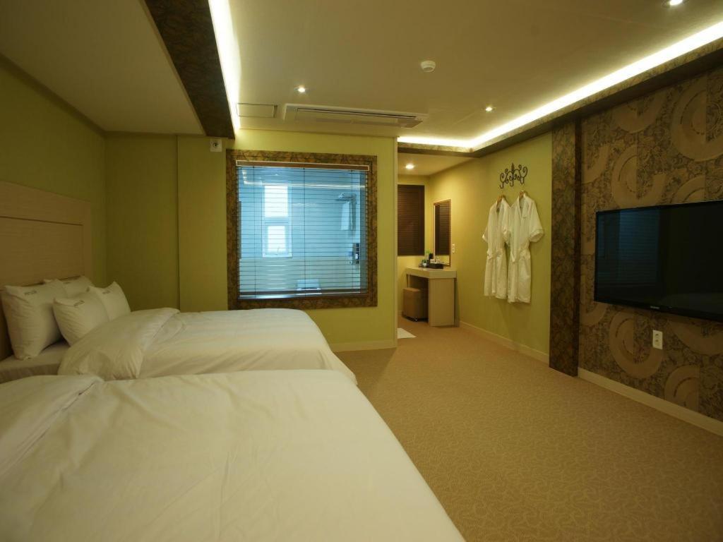 Hotel W Shinjeju Exteriör bild