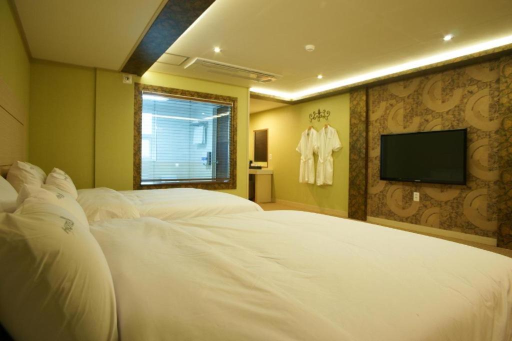 Hotel W Shinjeju Exteriör bild