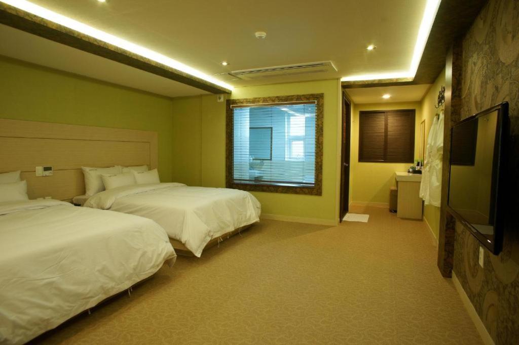 Hotel W Shinjeju Exteriör bild