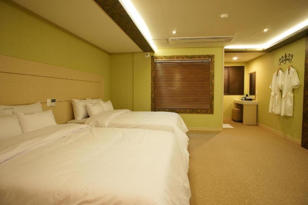 Hotel W Shinjeju Exteriör bild