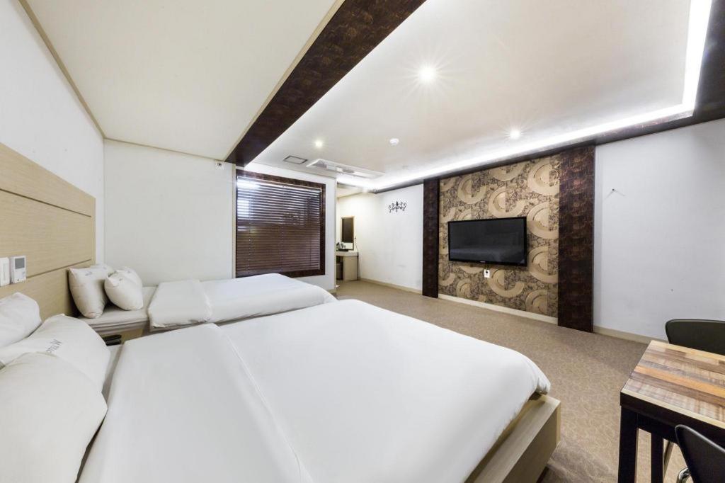 Hotel W Shinjeju Exteriör bild