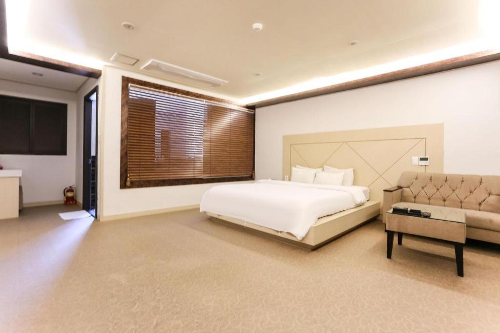Hotel W Shinjeju Exteriör bild