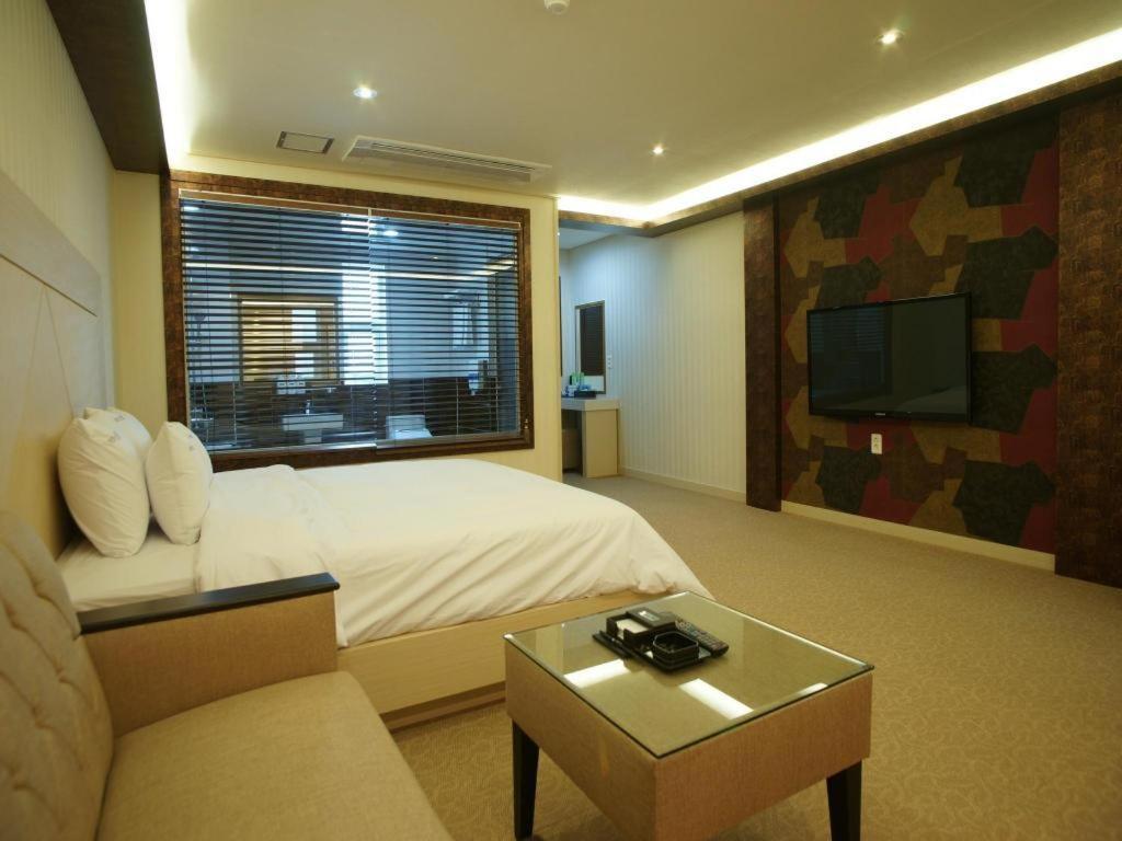 Hotel W Shinjeju Exteriör bild