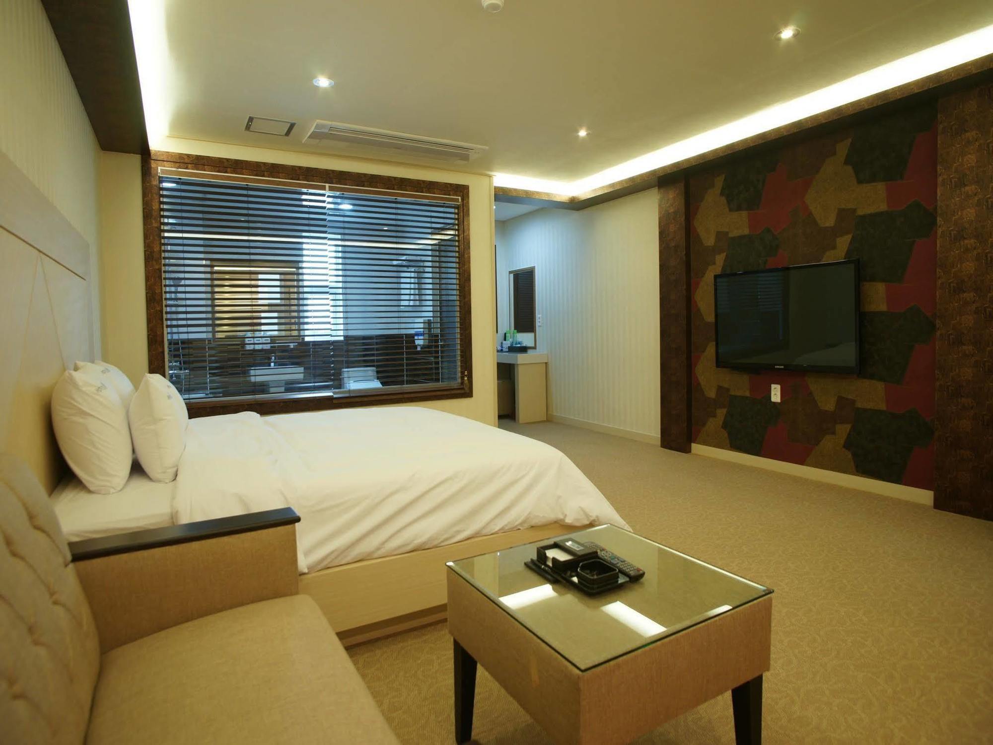 Hotel W Shinjeju Exteriör bild